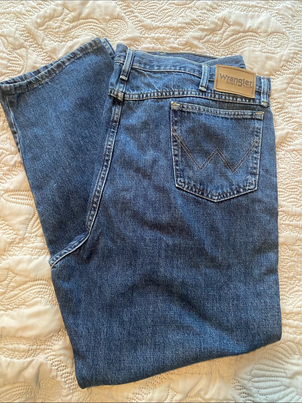 Wrangler Men's Dark Blue Relaxed Fit Jeans 44x32
